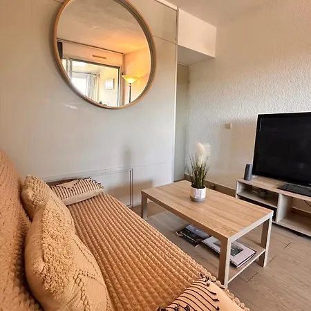 Apartment Le Quai Aux Fleurs - Avec Piscine Proche De La Le Grau-du-Roi